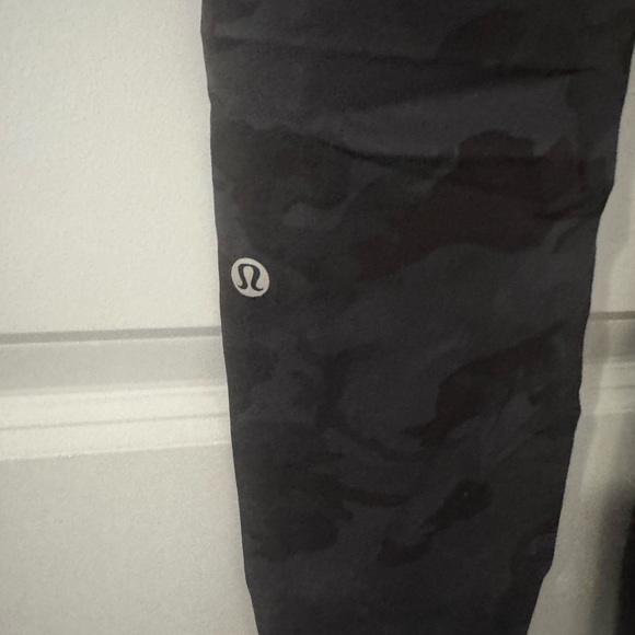 lululemon size 6 or 8 leggings - Picture 8 of 8
